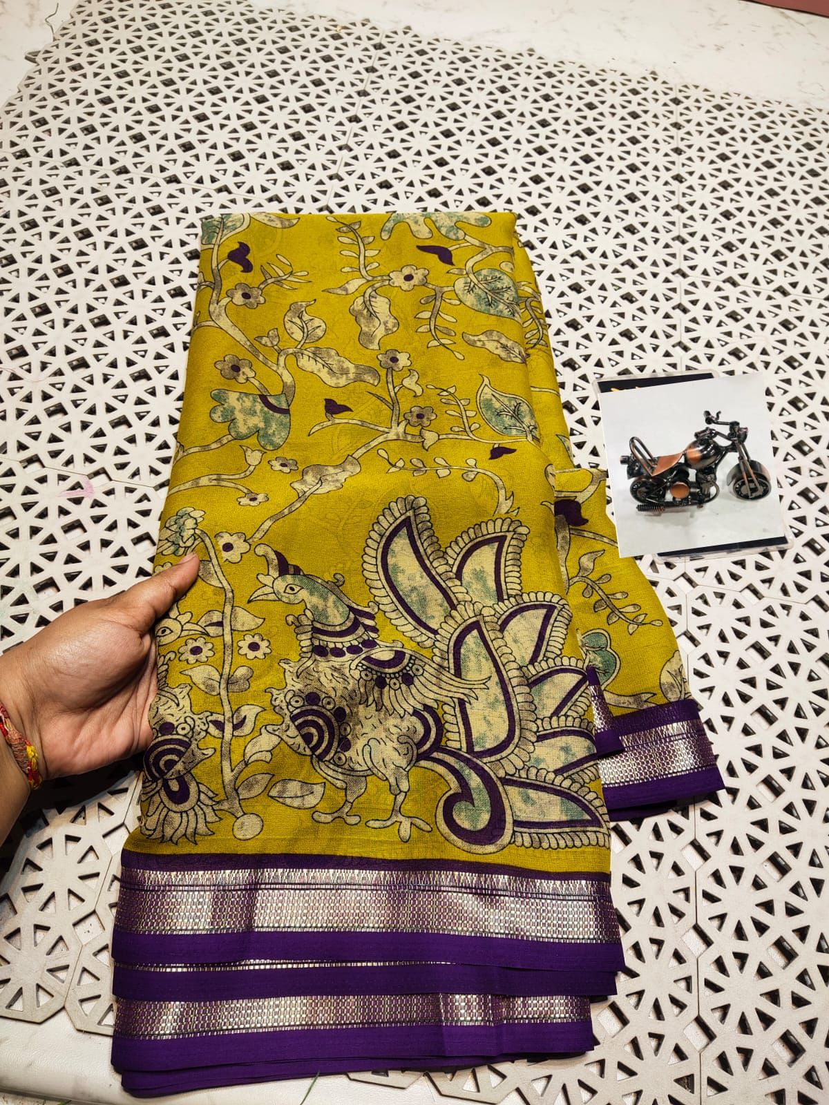 DOLA silk